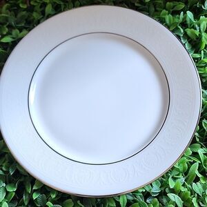 Lenox Hannah Platinum Debut Collection Bread Plate